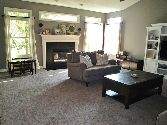 3rd image of 6134 Acacia Dr