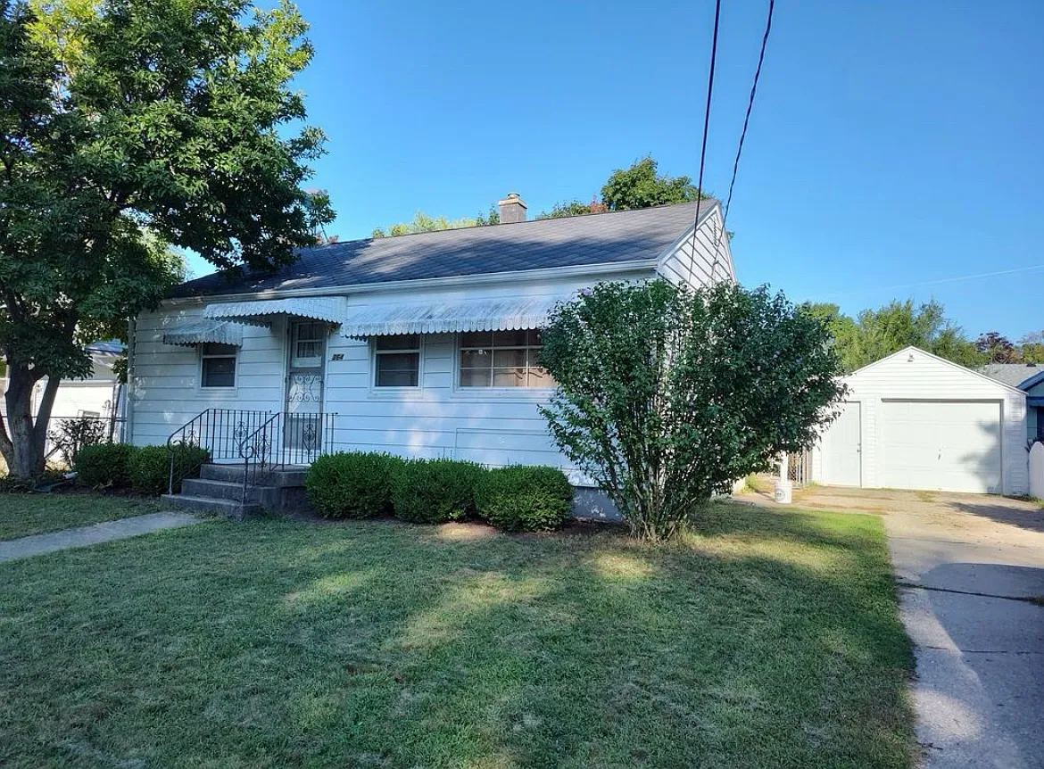 364 Adolph Ave NE photo 1