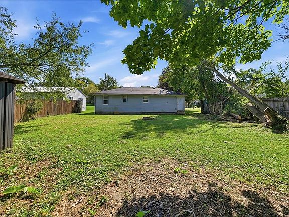 4th image of 1150 Pat Ln
