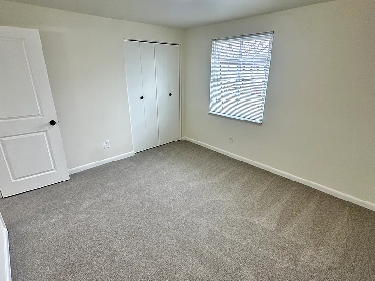 435 Hartford Sq — Photo 27