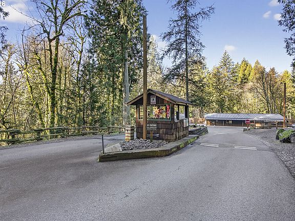 4th image of 32700 SE Leewood Ln