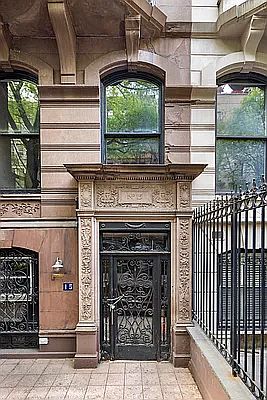 3rd image of 15 E 77th St