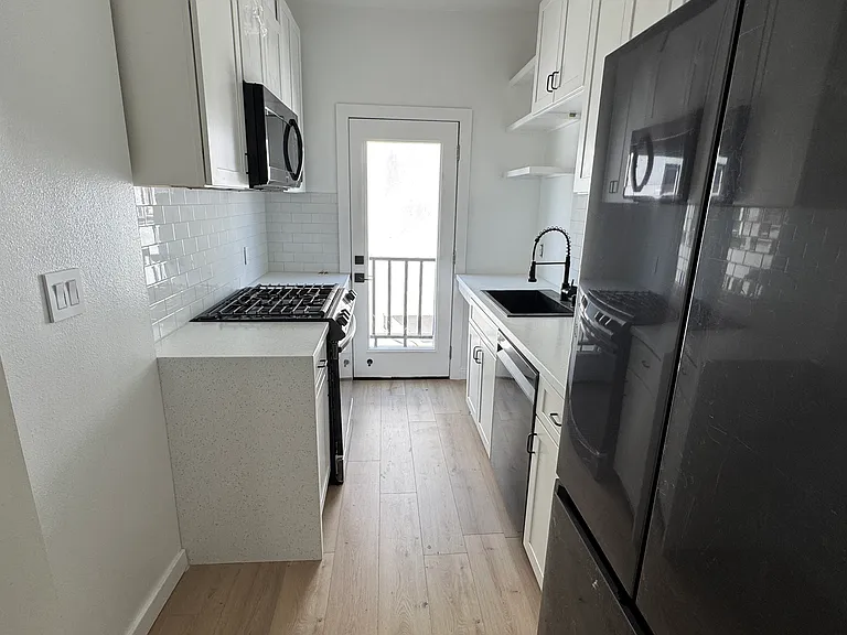 1255 S Muirfield Rd #1257.5 — Photo 3