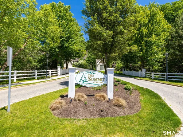 6 Lockwood Circle #6, Bethel, CT 06801