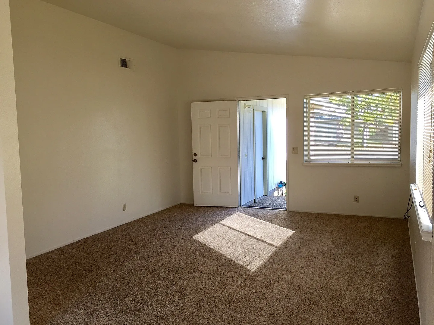 Rare find home with 2-Car Garage, Fenced Yard, with Convenient Location! — Photo 2