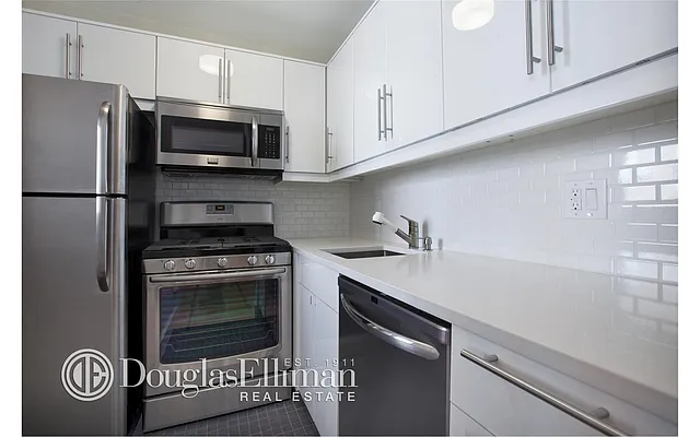 Rented by Douglas Elliman | media 8