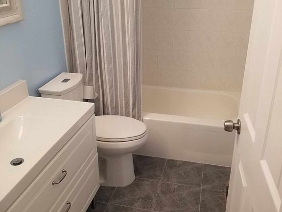4th image of 350 79th Ave N APT 124
