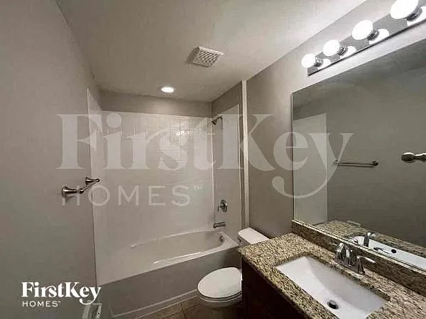 2512 NW 19th Pl — Photo 9