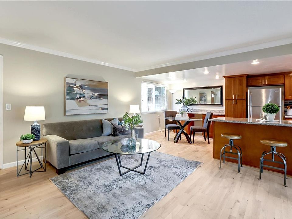 1st image of 14225 Lora Dr APT 13