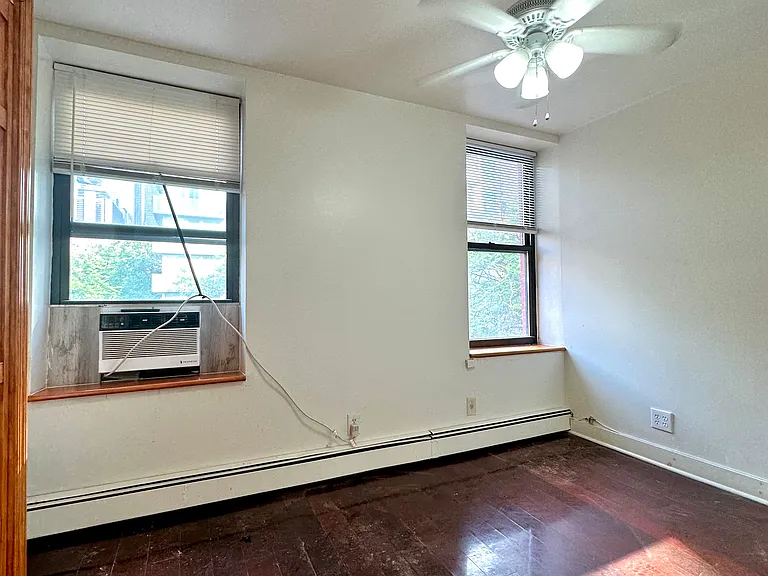 500 W 44th St #2A — Photo 2