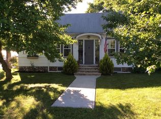 311 Avenue N, Matamoras, PA 18336
