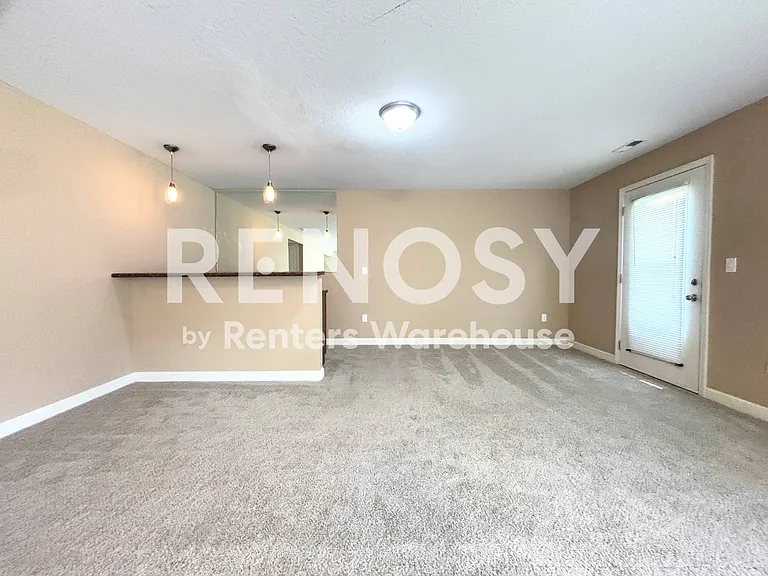 8228 Dakota Dr — Photo 10