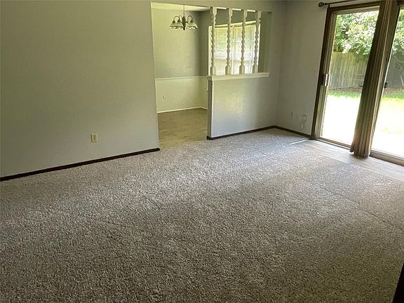 3rd image of 4729 SE 41st St