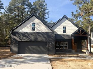 100 S Glenwood Trail, Southern Pines, NC 28387