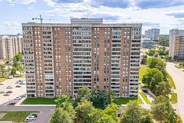 2nd image of 15 Kensington Rd #409