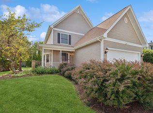 1518 Pinetree Dr, Gurnee, IL 60031