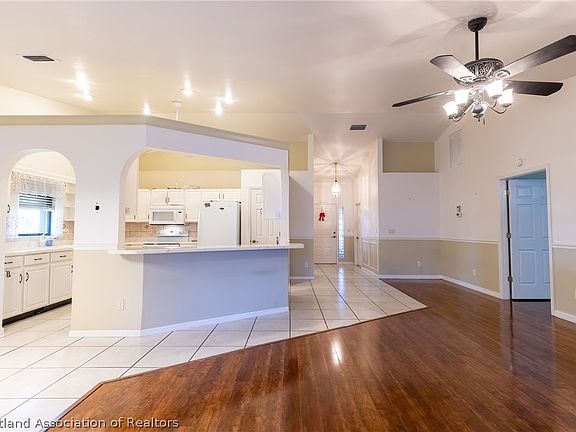 2nd image of 2457 N Orangewood St
