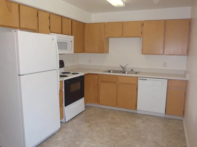 2343 S 3rd St W #D — Photo 5