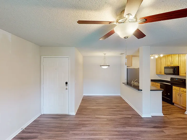 Altamira Place Apartment Homes — Photo 129