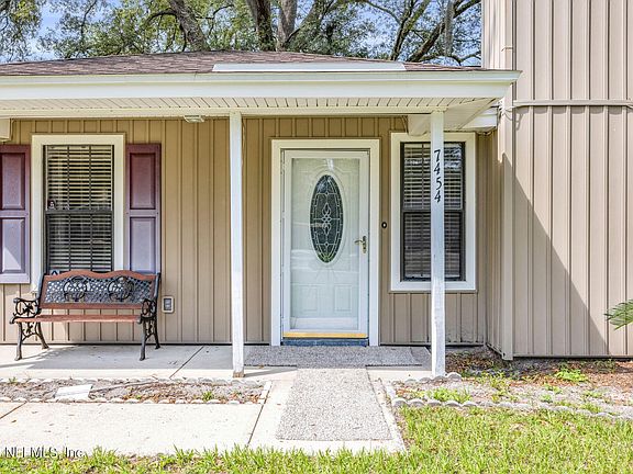 5th image of 7454 COUNTRYMAN Lane
