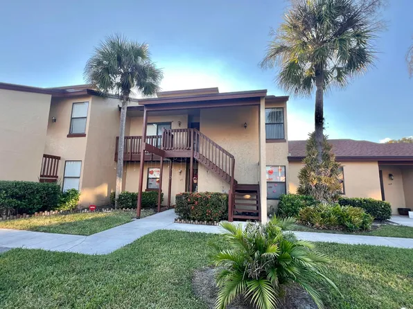 706 Lakeview Drive E, Royal Palm Beach, FL 33411