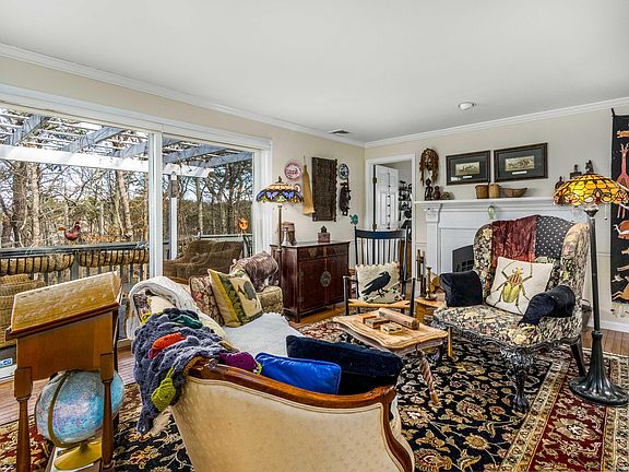 3rd image of 218 Oakmont Road