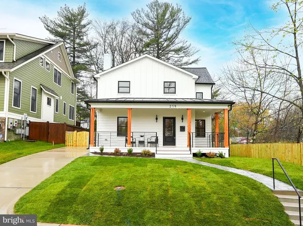 219 W Greenway Blvd, Falls Church, VA 22046