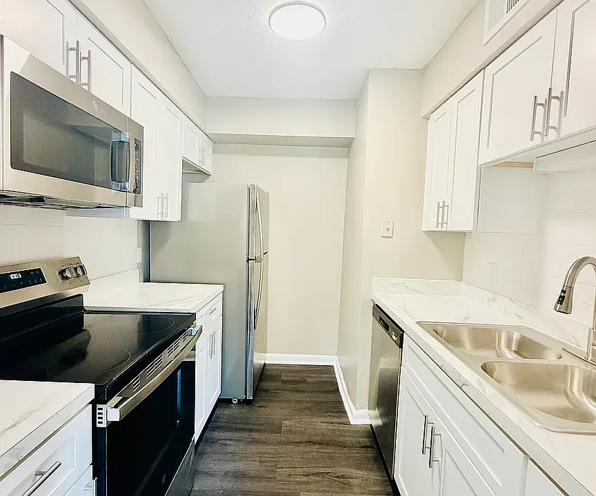 6 Almond Ct #3B