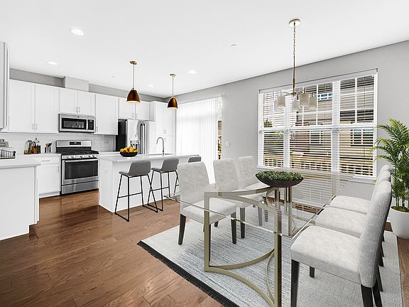 3rd image of 32 E Heritage Ct