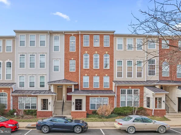 6055 Wicker Ln #128, Centreville, VA 20121