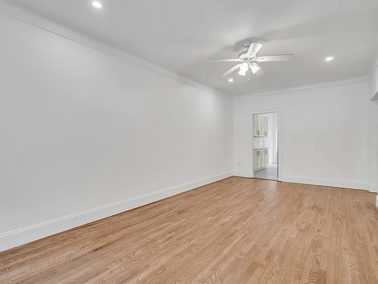 137 Englewood Ave #5 — Photo 23