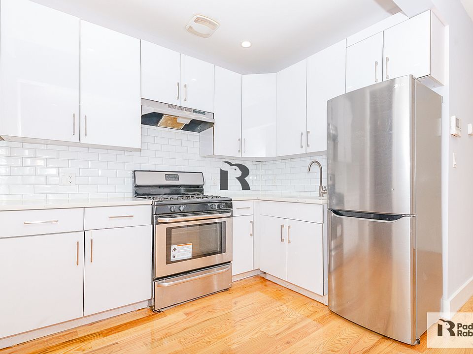 1st image of 586 Bainbridge St #5E