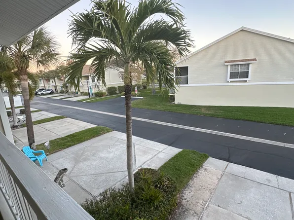 210 Sun Vista Ct N, Treasure Island, FL 33706