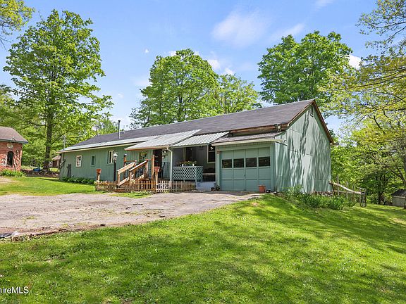 3rd image of 192 Curran Rd
