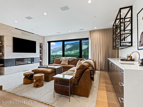 2nd image of 304 Hidden Hollow Dr #304