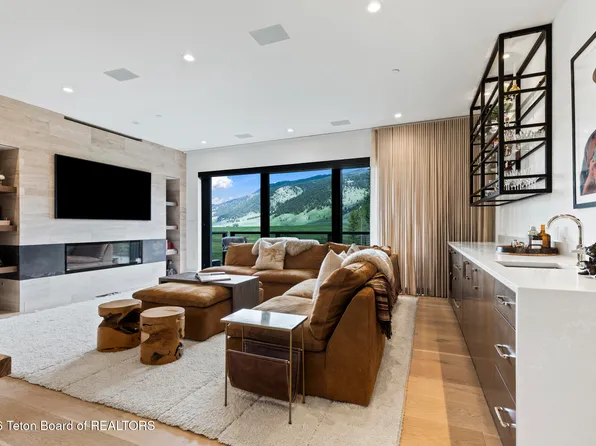 304 Hidden Hollow Dr #304, Jackson, WY 83001