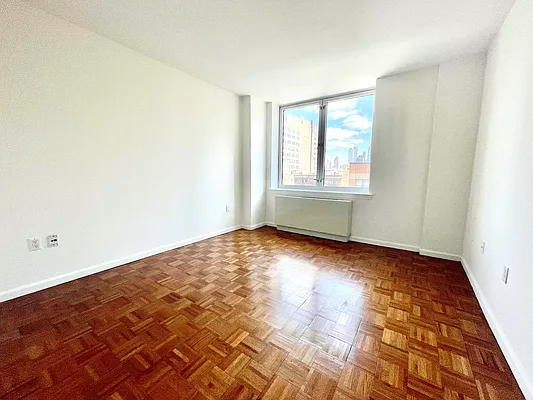 Rented by Addison Property Group | media 13