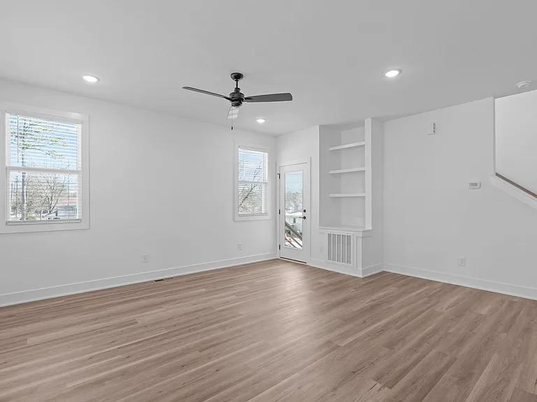 1316 E Lenoir St — Photo 14