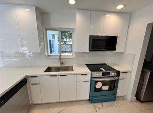 971 NW 200th Ter, Miami Gardens, FL 33169