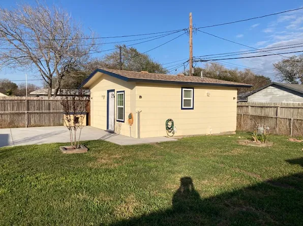 4718 Broughton Dr #B, Corpus Christi, TX 78415