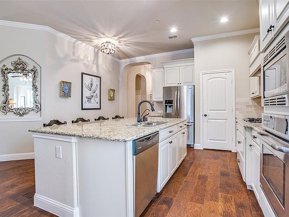 3rd image of 5209 Kentwood Dr