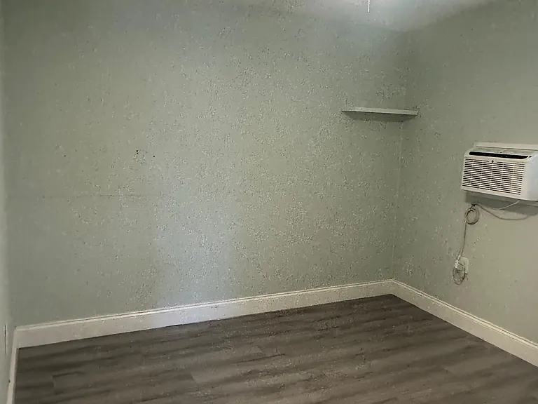 1046 4th St #1 — Photo 7