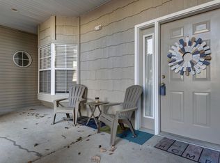 680 Emerald Pointe Dr #1, Hollister, MO 65672