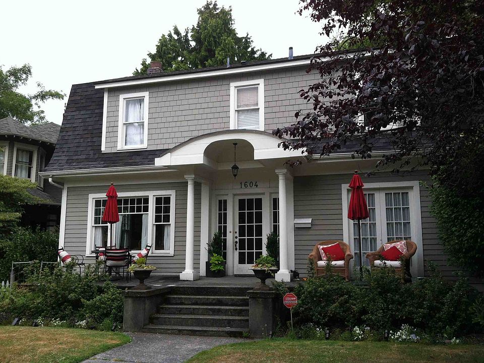 2nd image of 1604 NE Ravenna Blvd