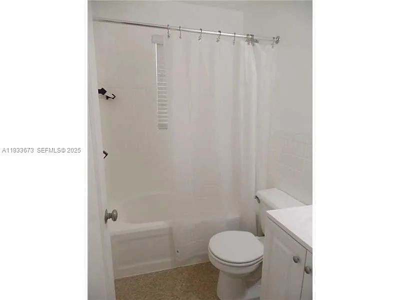 Building Photo - 6950 Byron Ave #4