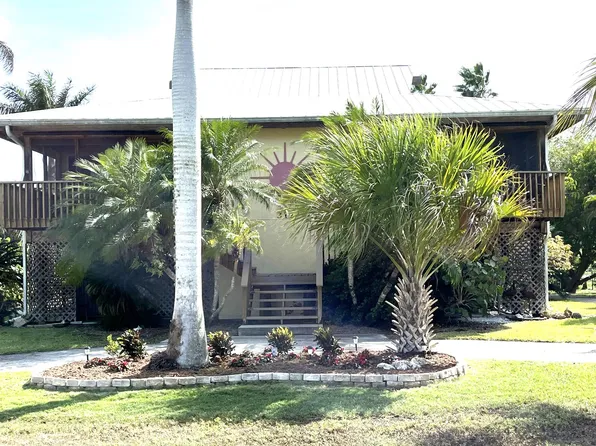 312 Copeland Ave N, Everglades City, FL 34139