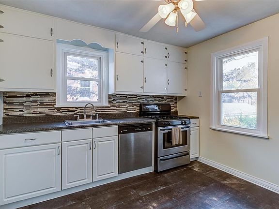 4th image of 620 Forest Ave