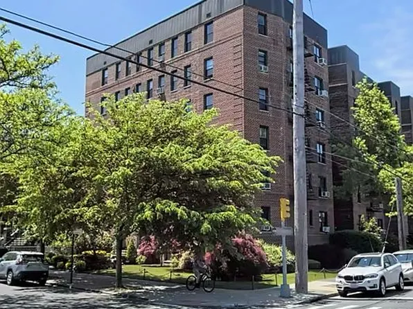 2310 Ocean Pkwy APT 2B, Brooklyn, NY 11223