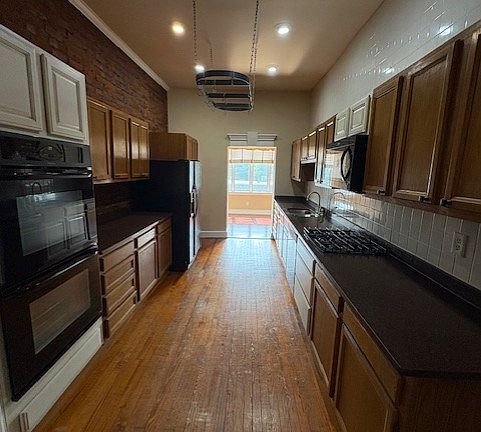 3rd image of 104 W Cameron St APT 3