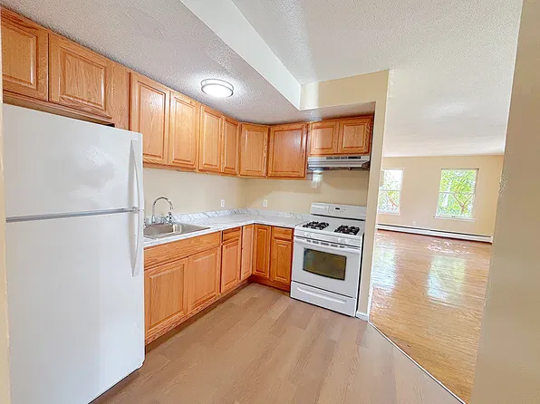 34-36 Bonner St #1, Hartford, CT 06106